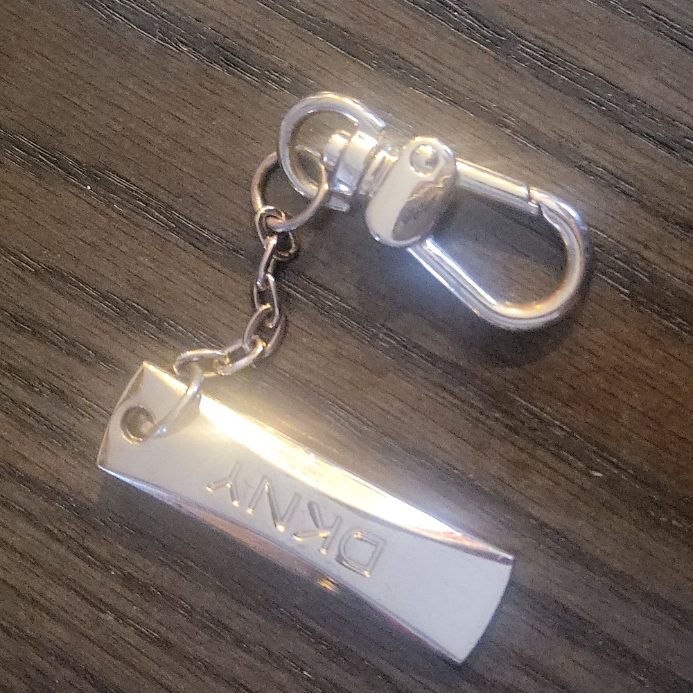 3 Keychains An Purse Tags - Picture 5 of 8